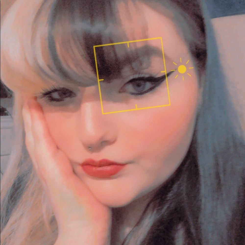 Meet your Posher, Mia